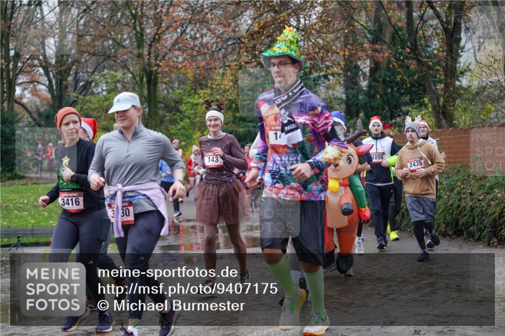 07.12.2025 - St. Pauli X-Mass-Run No. 15 Michael Burmester http://msf.ph/oto/9407175 07.12.2025 11:24:22 Laufen 3416, 3, 30, 11190, 143, 17, 1058, 2435 meine-sportfotos.de