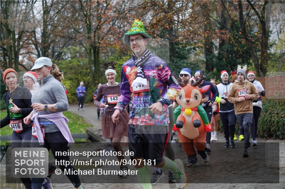 07.12.2025 - St. Pauli X-Mass-Run No. 15 Michael Burmester http://msf.ph/oto/9407181 07.12.2025 11:24:22 Laufen 3416, 34, 143, 3152, 2435 meine-sportfotos.de