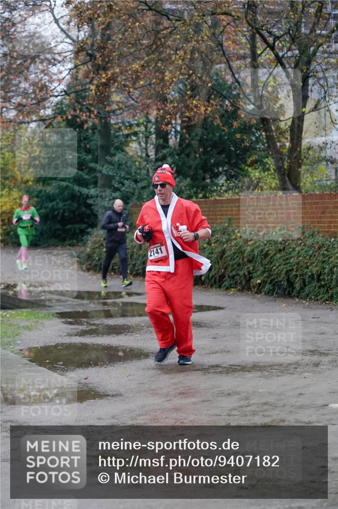 07.12.2025 - St. Pauli X-Mass-Run No. 15 Michael Burmester http://msf.ph/oto/9407182 07.12.2025 09:41:02 Laufen 2141 meine-sportfotos.de