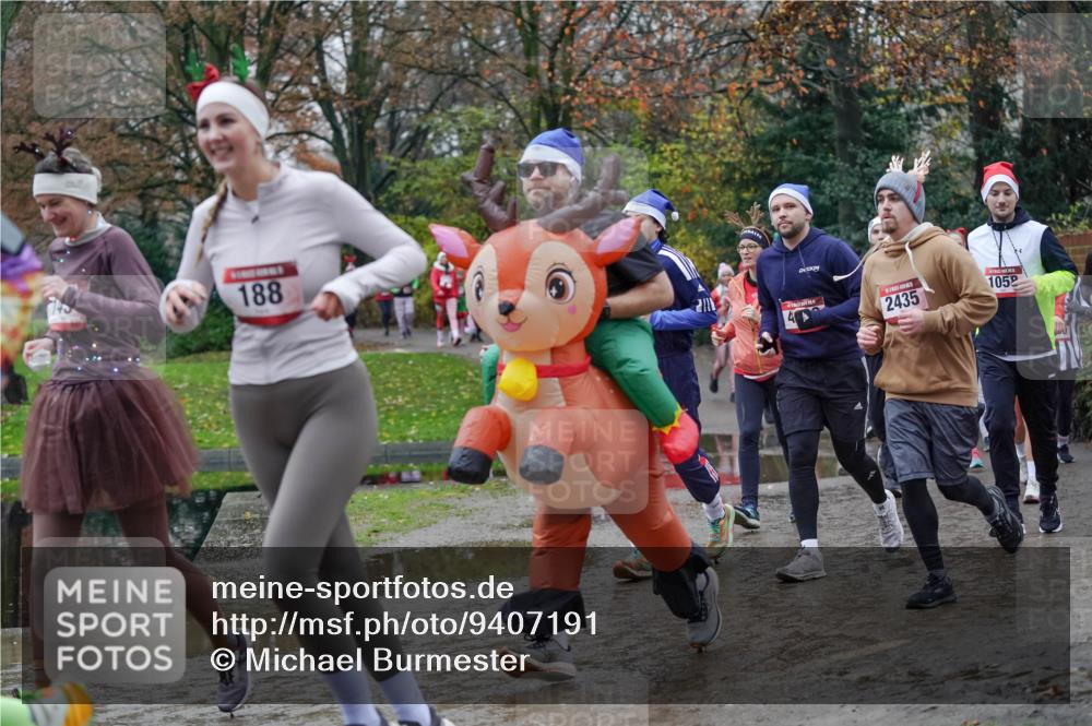 07.12.2025 - St. Pauli X-Mass-Run No. 15 Michael Burmester http://msf.ph/oto/9407191 07.12.2025 11:24:23 Laufen 188, 4, 2435, 1052 meine-sportfotos.de