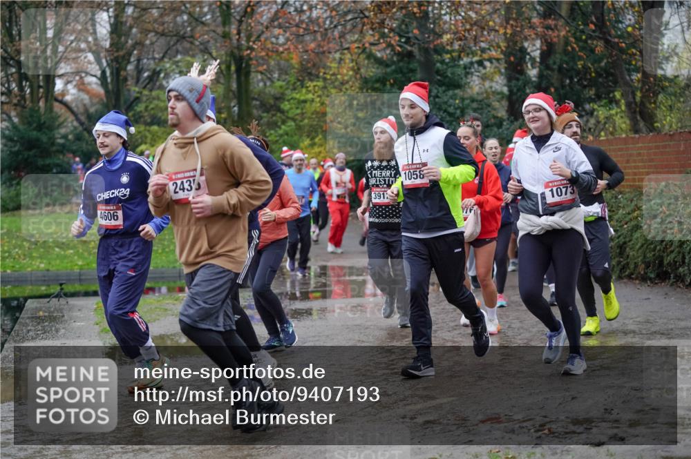 07.12.2025 - St. Pauli X-Mass-Run No. 15 Michael Burmester http://msf.ph/oto/9407193 07.12.2025 11:24:24 Laufen 24, 4606, 243, 1058, 391, 1073 meine-sportfotos.de