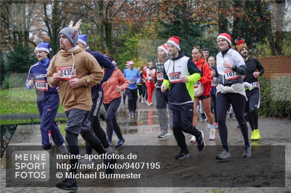 07.12.2025 - St. Pauli X-Mass-Run No. 15 Michael Burmester http://msf.ph/oto/9407195 07.12.2025 11:24:24 Laufen 2435, 4606, 3912, 1058, 176, 624, 1073 meine-sportfotos.de