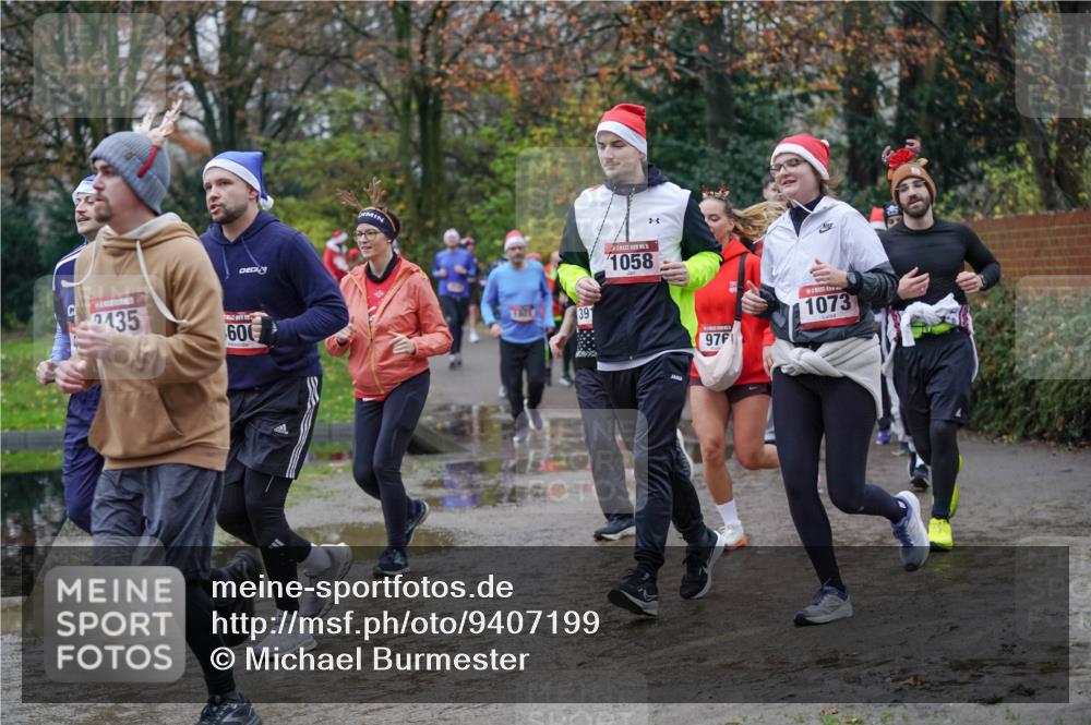 07.12.2025 - St. Pauli X-Mass-Run No. 15 Michael Burmester http://msf.ph/oto/9407199 07.12.2025 11:24:24 Laufen 135, 60, 391, 1058, 1073, 976 meine-sportfotos.de