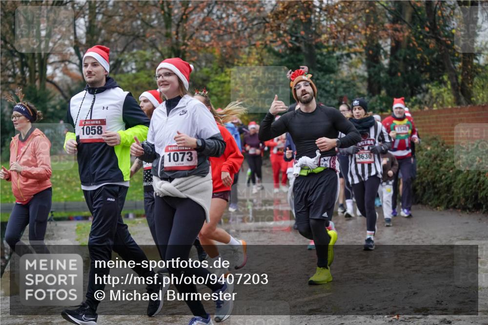 07.12.2025 - St. Pauli X-Mass-Run No. 15 Michael Burmester http://msf.ph/oto/9407203 07.12.2025 11:24:25 Laufen 15, 1058, 1073, 3630, 1540 meine-sportfotos.de