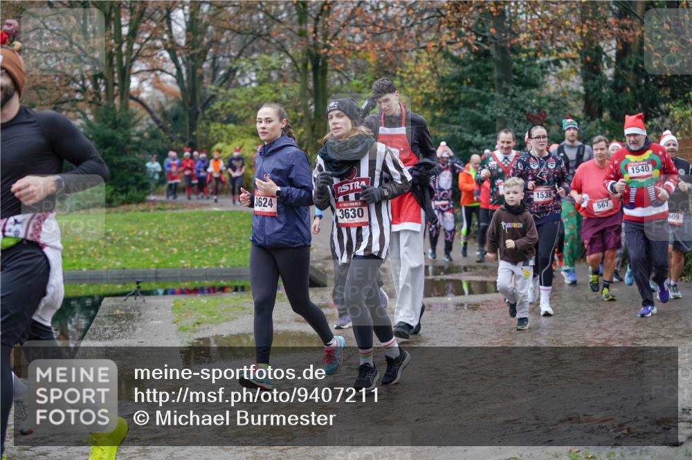 07.12.2025 - St. Pauli X-Mass-Run No. 15 Michael Burmester http://msf.ph/oto/9407211 07.12.2025 11:24:26 Laufen 3630, 3624, 1540, 1539, 567, 609 meine-sportfotos.de
