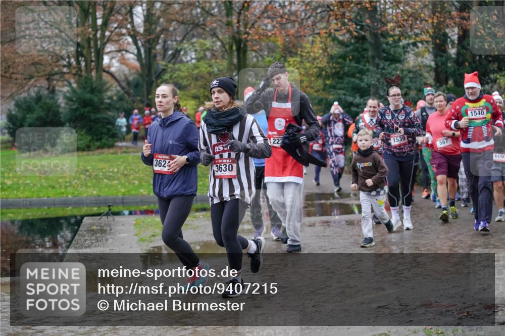 07.12.2025 - St. Pauli X-Mass-Run No. 15 Michael Burmester http://msf.ph/oto/9407215 07.12.2025 11:24:27 Laufen 3624, 3630, 222, 70, 1539, 567, 1540, 609 meine-sportfotos.de