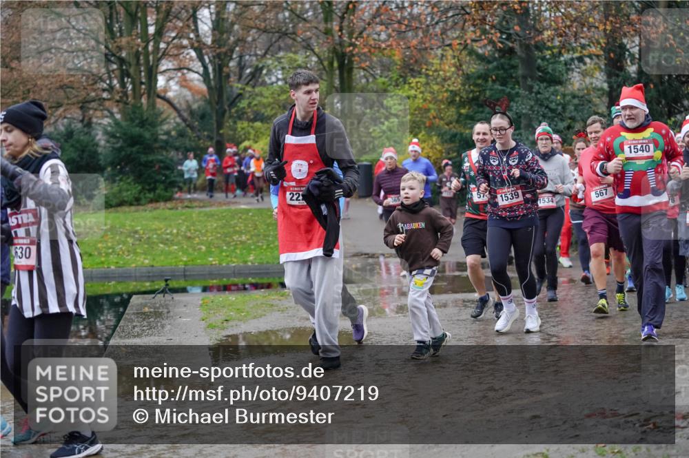 07.12.2025 - St. Pauli X-Mass-Run No. 15 Michael Burmester http://msf.ph/oto/9407219 07.12.2025 11:24:27 Laufen 2, 30, 22, 365, 1539, 1534, 567, 1540 meine-sportfotos.de