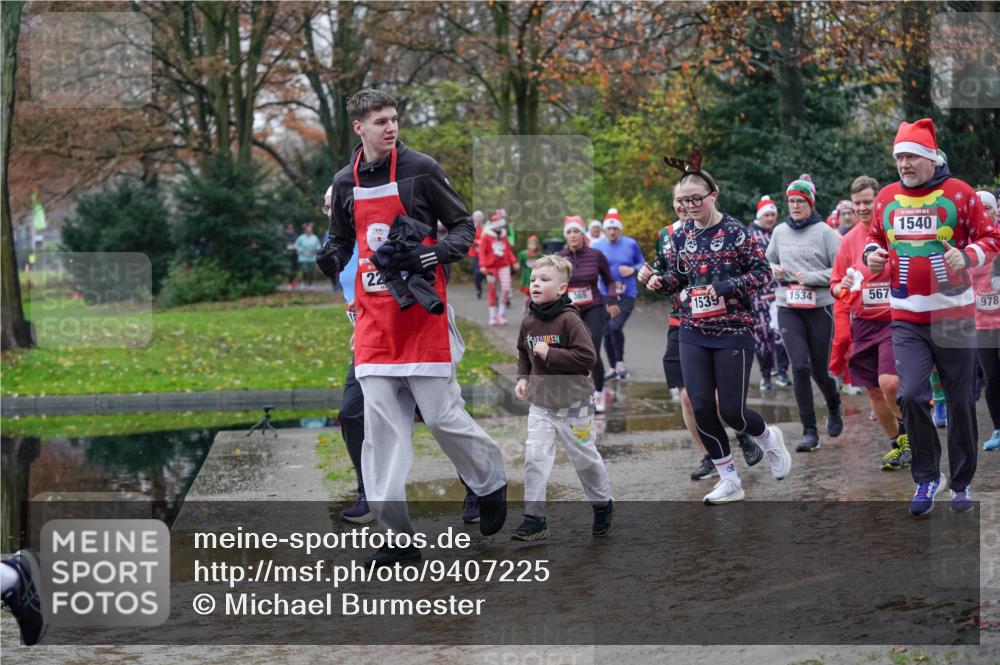 07.12.2025 - St. Pauli X-Mass-Run No. 15 Michael Burmester http://msf.ph/oto/9407225 07.12.2025 11:24:28 Laufen 1540, 567, 978 meine-sportfotos.de