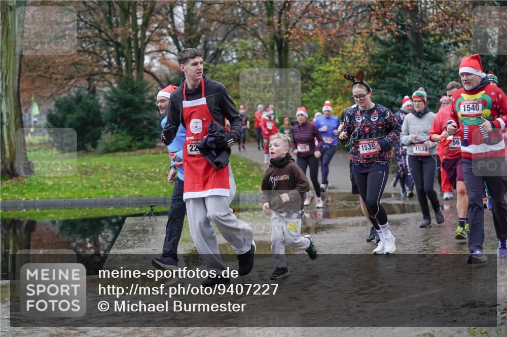 07.12.2025 - St. Pauli X-Mass-Run No. 15 Michael Burmester http://msf.ph/oto/9407227 07.12.2025 11:24:28 Laufen 22, 1539, 1534, 56, 1540 meine-sportfotos.de