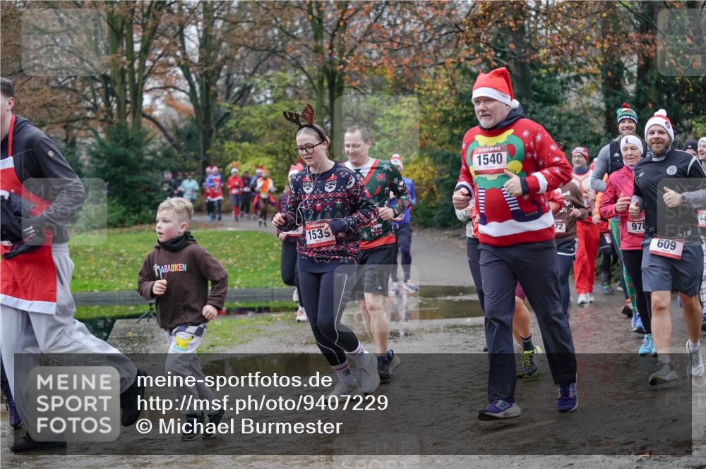 07.12.2025 - St. Pauli X-Mass-Run No. 15 Michael Burmester http://msf.ph/oto/9407229 07.12.2025 11:24:29 Laufen 1535, 1540, 60000, 72, 978, 609, 244 meine-sportfotos.de
