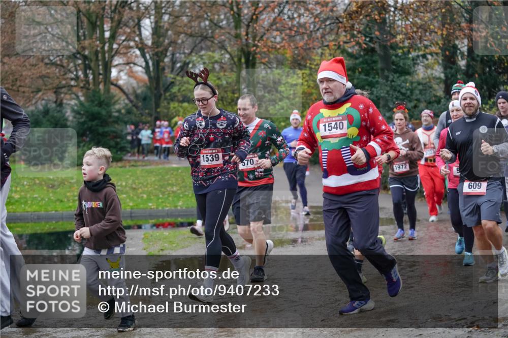 07.12.2025 - St. Pauli X-Mass-Run No. 15 Michael Burmester http://msf.ph/oto/9407233 07.12.2025 11:24:29 Laufen 1539, 570, 15, 1540, 60000, 1972, 3023, 609 meine-sportfotos.de