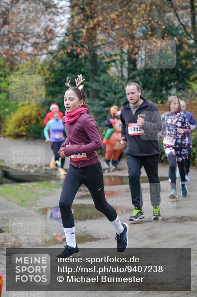 07.12.2025 - St. Pauli X-Mass-Run No. 15 Michael Burmester http://msf.ph/oto/9407238 07.12.2025 09:41:14 Laufen 1859, 1120 meine-sportfotos.de