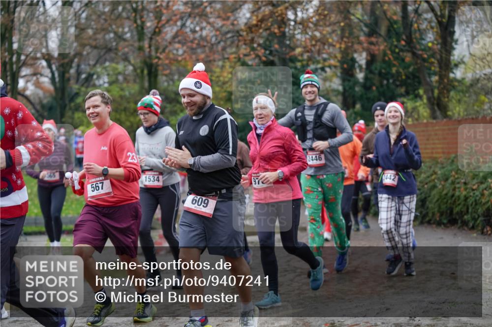 07.12.2025 - St. Pauli X-Mass-Run No. 15 Michael Burmester http://msf.ph/oto/9407241 07.12.2025 11:24:30 Laufen 500, 565, 567, 23, 1534, 609, 97, 2446, 442 meine-sportfotos.de