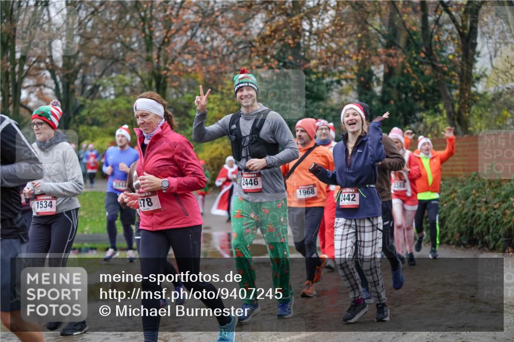 07.12.2025 - St. Pauli X-Mass-Run No. 15 Michael Burmester http://msf.ph/oto/9407245 07.12.2025 11:24:31 Laufen 1534, 2644, 5, 78, 2446, 1968, 2442, 1188 meine-sportfotos.de