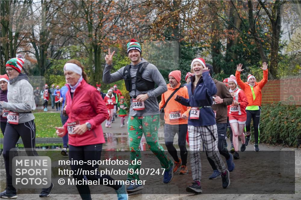 07.12.2025 - St. Pauli X-Mass-Run No. 15 Michael Burmester http://msf.ph/oto/9407247 07.12.2025 11:24:31 Laufen 36, 1534, 878, 2446, 1968, 42, 3388, 145 meine-sportfotos.de