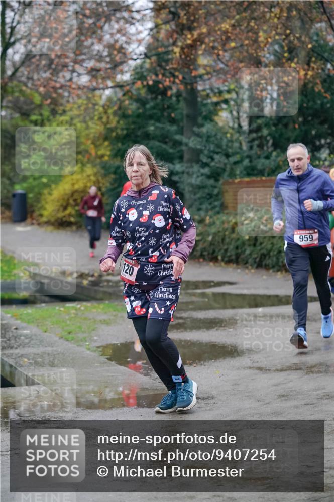 07.12.2025 - St. Pauli X-Mass-Run No. 15 Michael Burmester http://msf.ph/oto/9407254 07.12.2025 09:41:15 Laufen 120, 959 meine-sportfotos.de