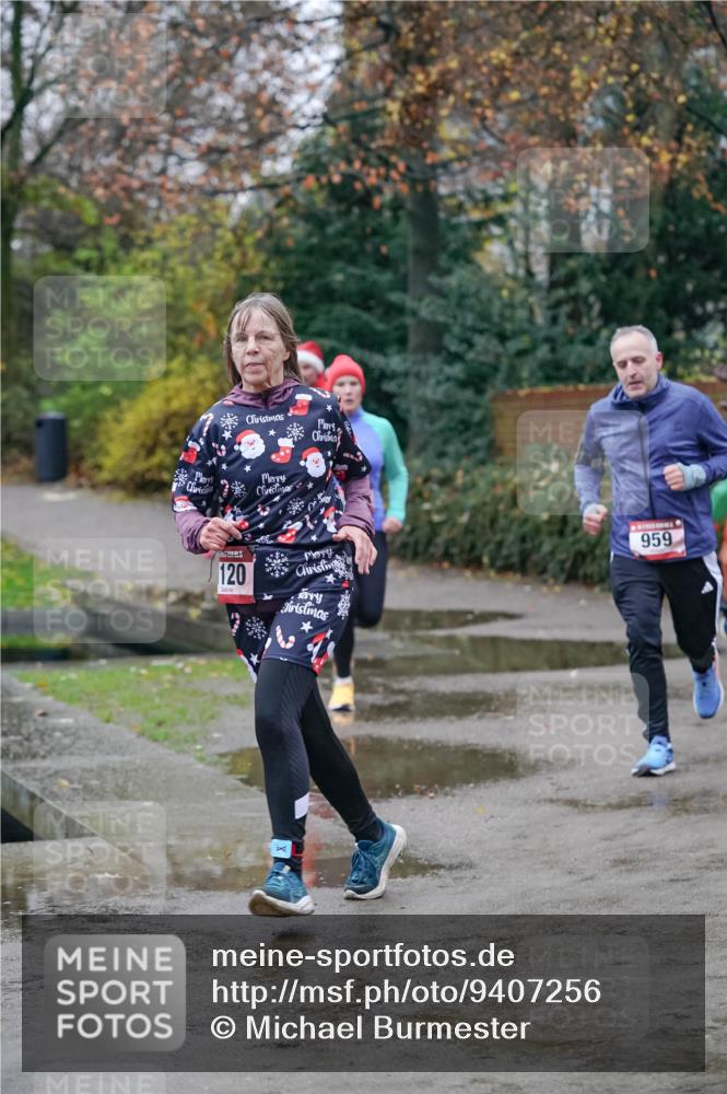 07.12.2025 - St. Pauli X-Mass-Run No. 15 Michael Burmester http://msf.ph/oto/9407256 07.12.2025 09:41:15 Laufen 120, 959 meine-sportfotos.de