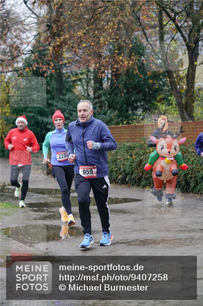 07.12.2025 - St. Pauli X-Mass-Run No. 15 Michael Burmester http://msf.ph/oto/9407258 07.12.2025 09:41:16 Laufen 220, 959 meine-sportfotos.de