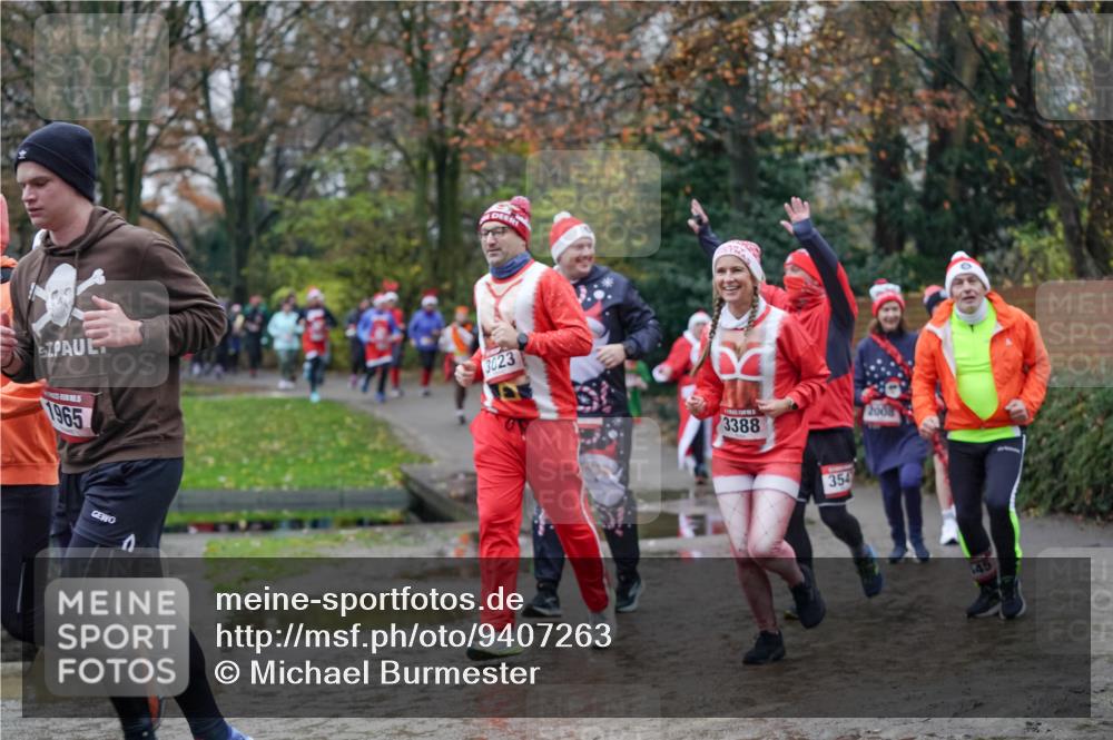 07.12.2025 - St. Pauli X-Mass-Run No. 15 Michael Burmester http://msf.ph/oto/9407263 07.12.2025 11:24:32 Laufen 1965, 3023, 3388, 354, 2008, 145 meine-sportfotos.de