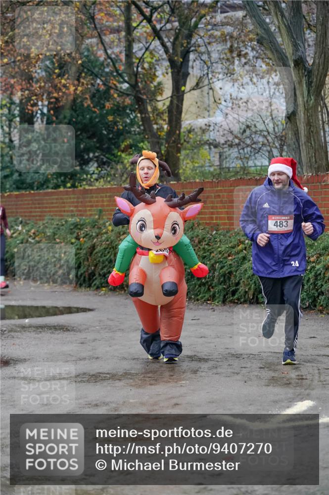 07.12.2025 - St. Pauli X-Mass-Run No. 15 Michael Burmester http://msf.ph/oto/9407270 07.12.2025 09:41:18 Laufen 5, 483, 24 meine-sportfotos.de