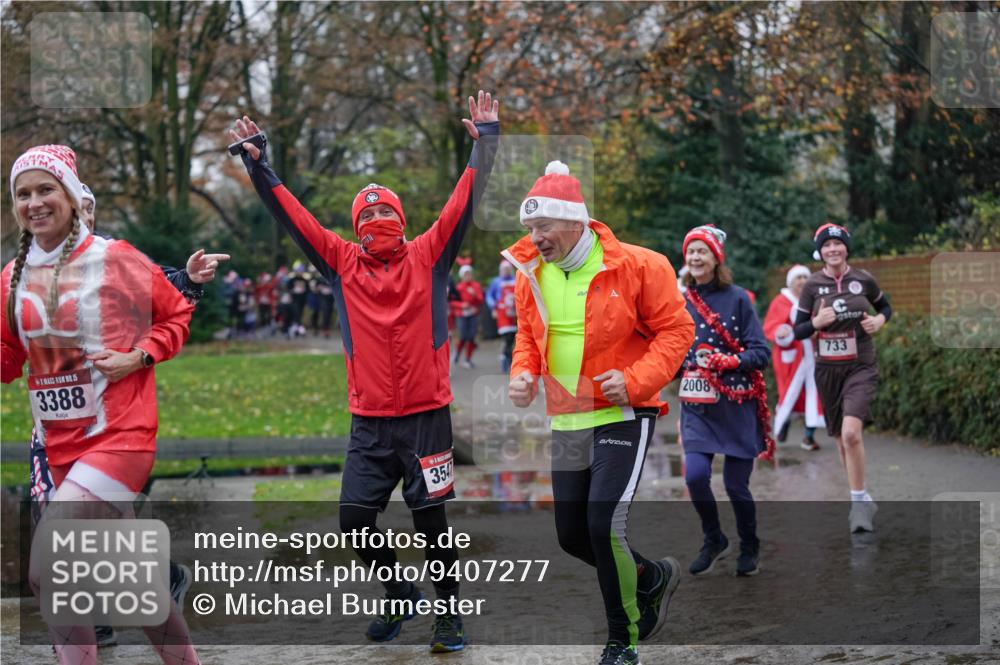07.12.2025 - St. Pauli X-Mass-Run No. 15 Michael Burmester http://msf.ph/oto/9407277 07.12.2025 11:24:34 Laufen 15, 3388, 3541, 2008, 733 meine-sportfotos.de