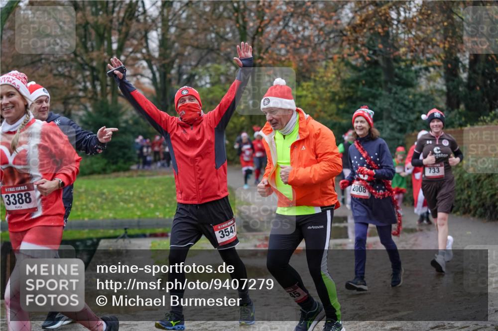 07.12.2025 - St. Pauli X-Mass-Run No. 15 Michael Burmester http://msf.ph/oto/9407279 07.12.2025 11:24:34 Laufen 15, 3388, 3547, 2008, 733 meine-sportfotos.de