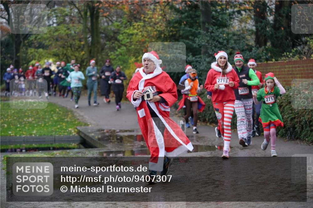 07.12.2025 - St. Pauli X-Mass-Run No. 15 Michael Burmester http://msf.ph/oto/9407307 07.12.2025 11:24:37 Laufen 516, 2713, 3657, 2717 meine-sportfotos.de