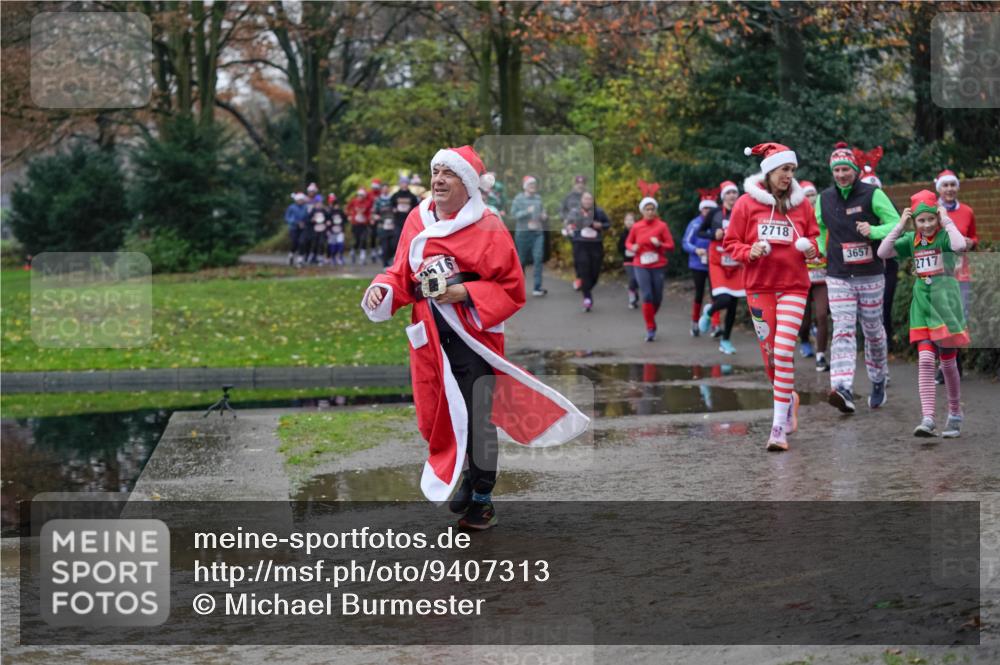 07.12.2025 - St. Pauli X-Mass-Run No. 15 Michael Burmester http://msf.ph/oto/9407313 07.12.2025 11:24:38 Laufen 516, 2718, 3657, 2717 meine-sportfotos.de
