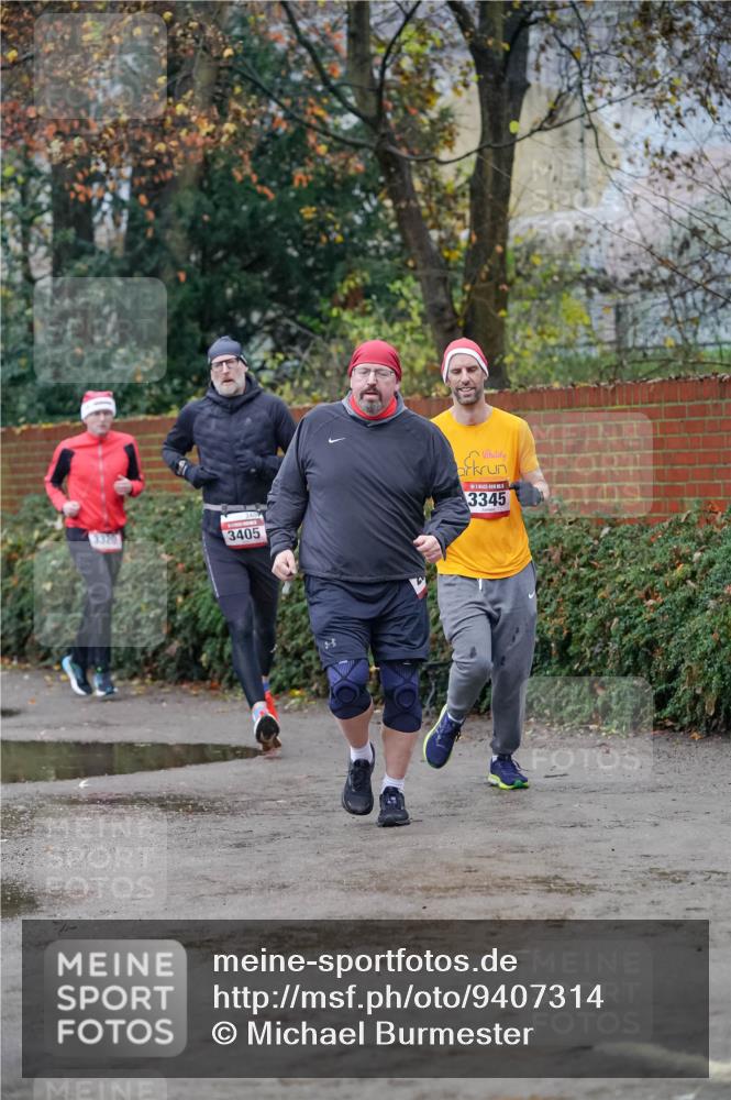 07.12.2025 - St. Pauli X-Mass-Run No. 15 Michael Burmester http://msf.ph/oto/9407314 07.12.2025 09:41:26 Laufen 3405, 3345 meine-sportfotos.de