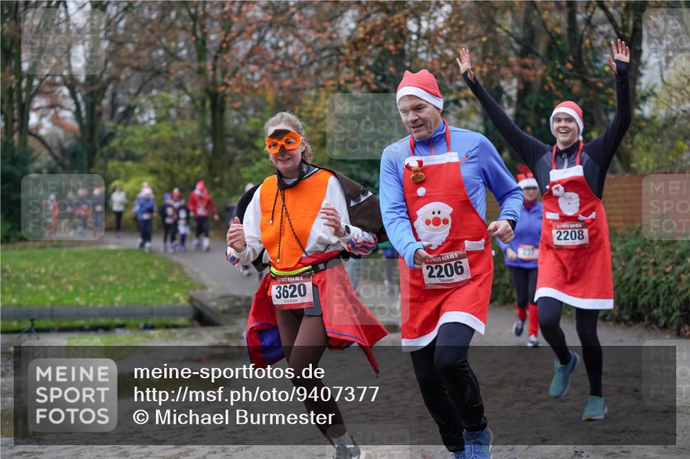 07.12.2025 - St. Pauli X-Mass-Run No. 15 Michael Burmester http://msf.ph/oto/9407377 07.12.2025 11:24:43 Laufen 15, 3620, 15, 2206, 2208 meine-sportfotos.de