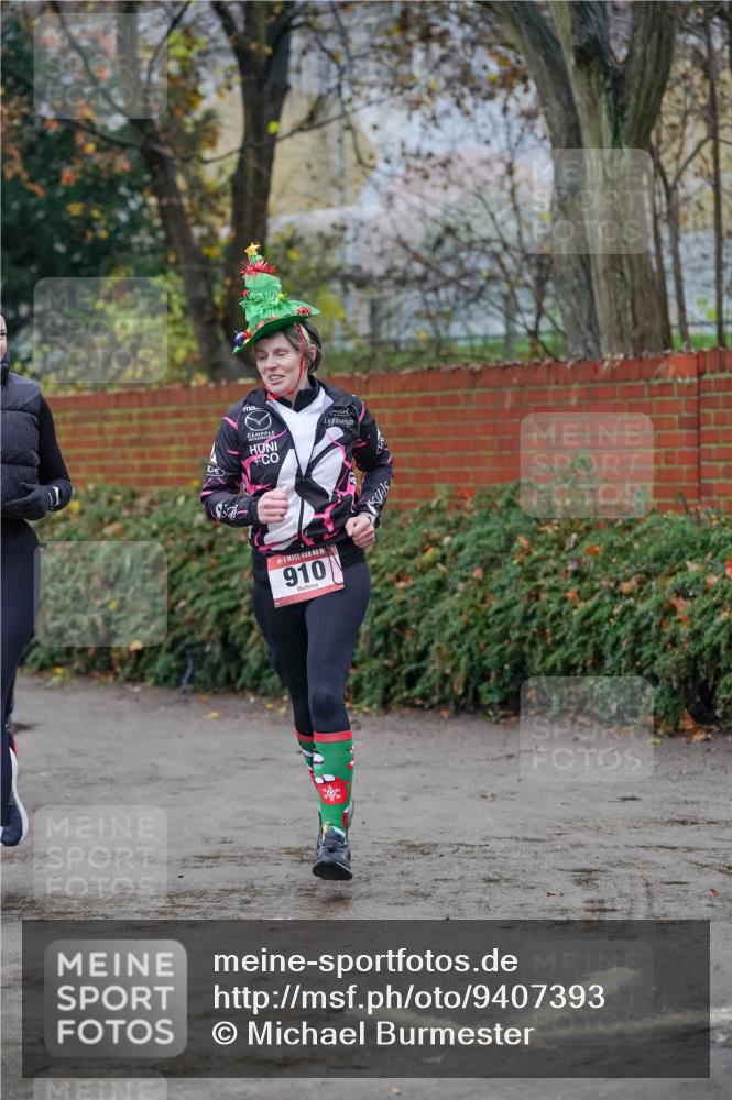 07.12.2025 - St. Pauli X-Mass-Run No. 15 Michael Burmester http://msf.ph/oto/9407393 07.12.2025 09:41:42 Laufen 15, 910 meine-sportfotos.de
