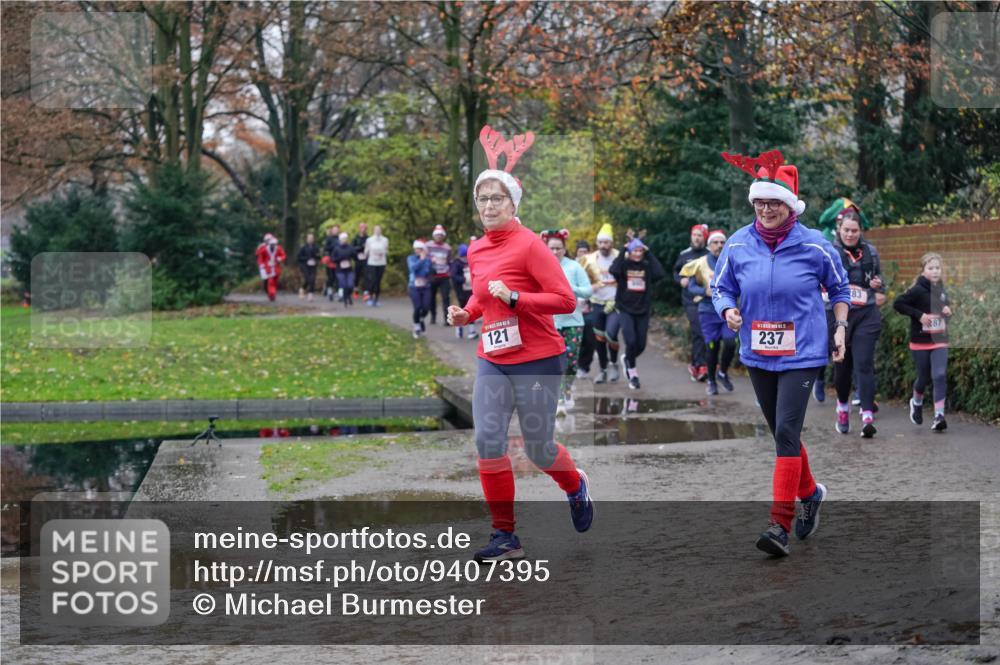 07.12.2025 - St. Pauli X-Mass-Run No. 15 Michael Burmester http://msf.ph/oto/9407395 07.12.2025 11:24:45 Laufen 121, 237, 83, 87 meine-sportfotos.de