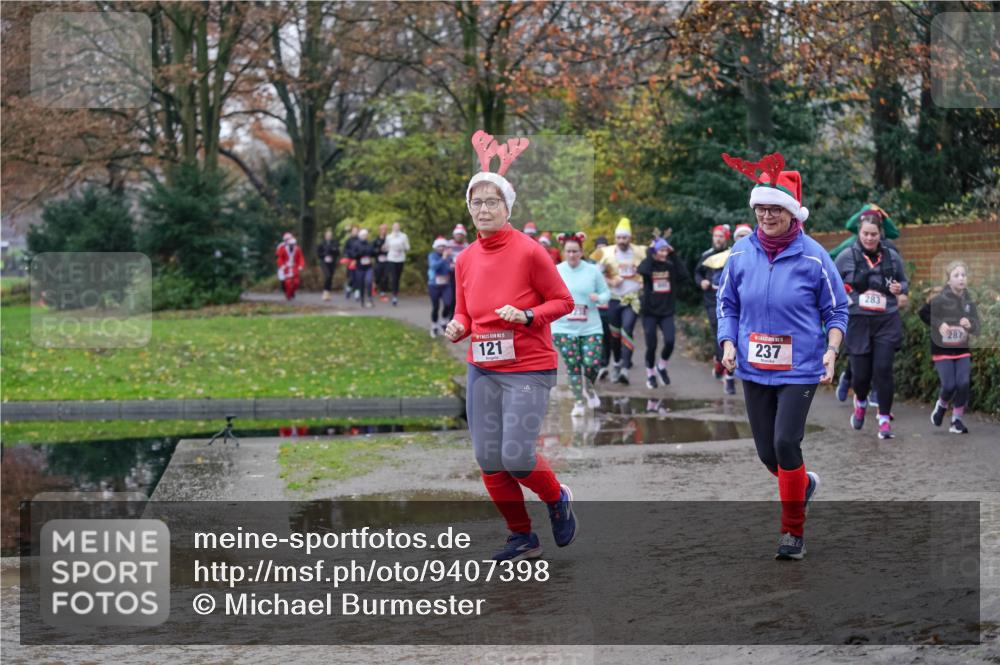 07.12.2025 - St. Pauli X-Mass-Run No. 15 Michael Burmester http://msf.ph/oto/9407398 07.12.2025 11:24:46 Laufen 121, 237, 283, 287 meine-sportfotos.de