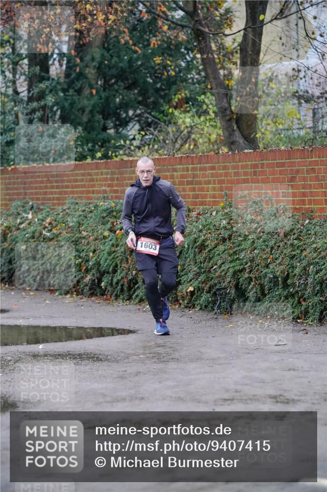 07.12.2025 - St. Pauli X-Mass-Run No. 15 Michael Burmester http://msf.ph/oto/9407415 07.12.2025 09:41:46 Laufen 1603 meine-sportfotos.de