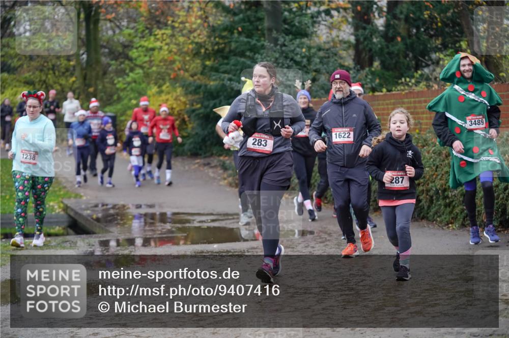 07.12.2025 - St. Pauli X-Mass-Run No. 15 Michael Burmester http://msf.ph/oto/9407416 07.12.2025 11:24:48 Laufen 1238, 283, 1622, 287, 3489 meine-sportfotos.de