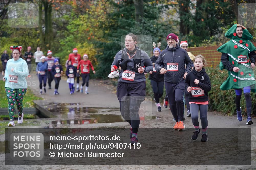 07.12.2025 - St. Pauli X-Mass-Run No. 15 Michael Burmester http://msf.ph/oto/9407419 07.12.2025 11:24:48 Laufen 1238, 283, 1622, 287, 3489 meine-sportfotos.de