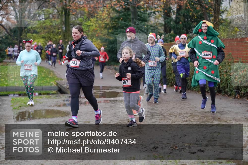 07.12.2025 - St. Pauli X-Mass-Run No. 15 Michael Burmester http://msf.ph/oto/9407434 07.12.2025 11:24:49 Laufen 283, 1238, 287, 294, 3489, 1239 meine-sportfotos.de