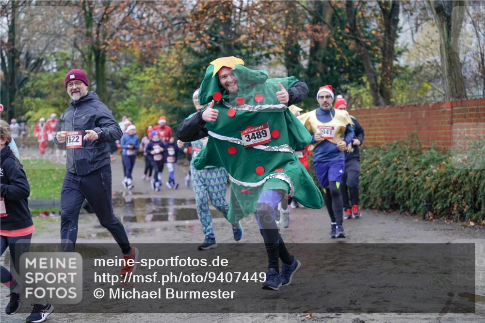 07.12.2025 - St. Pauli X-Mass-Run No. 15 Michael Burmester http://msf.ph/oto/9407449 07.12.2025 11:24:50 Laufen 1622, 15, 3489, 2941 meine-sportfotos.de