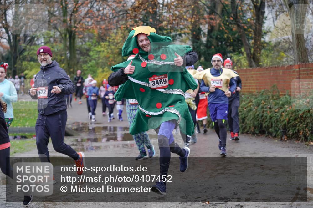 07.12.2025 - St. Pauli X-Mass-Run No. 15 Michael Burmester http://msf.ph/oto/9407452 07.12.2025 11:24:50 Laufen 1622, 15, 3489, 2941 meine-sportfotos.de