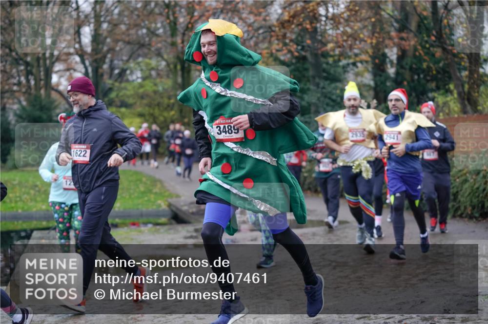 07.12.2025 - St. Pauli X-Mass-Run No. 15 Michael Burmester http://msf.ph/oto/9407461 07.12.2025 11:24:50 Laufen 12, 1622, 3489, 2935, 2941 meine-sportfotos.de