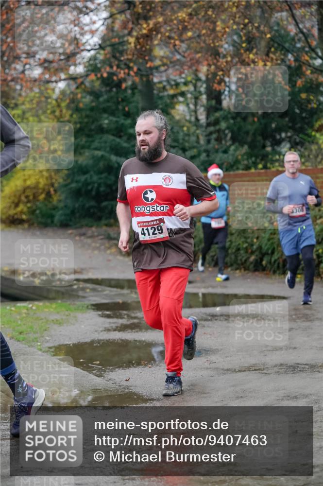 07.12.2025 - St. Pauli X-Mass-Run No. 15 Michael Burmester http://msf.ph/oto/9407463 07.12.2025 09:41:52 Laufen 15, 4129, 308 meine-sportfotos.de