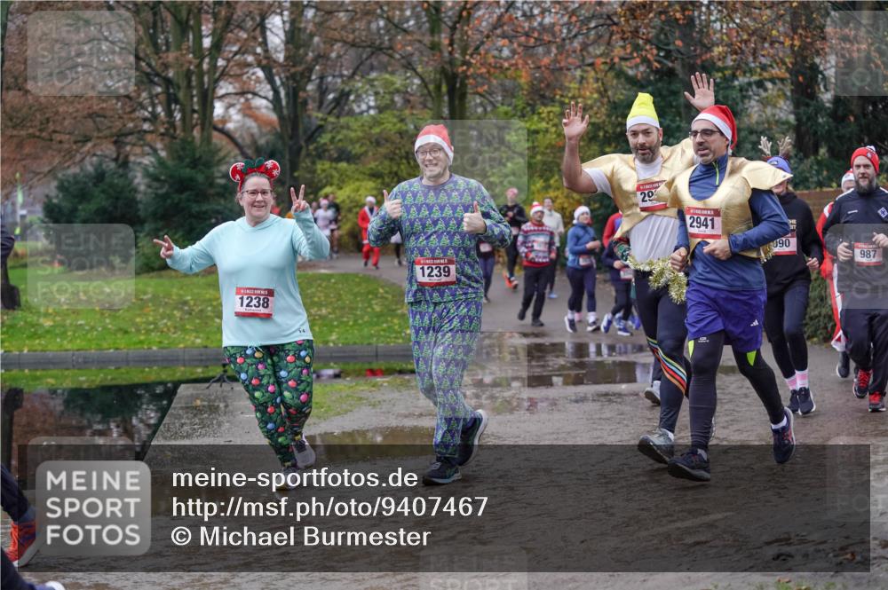 07.12.2025 - St. Pauli X-Mass-Run No. 15 Michael Burmester http://msf.ph/oto/9407467 07.12.2025 11:24:51 Laufen 1238, 1239, 20, 2941, 90, 987 meine-sportfotos.de