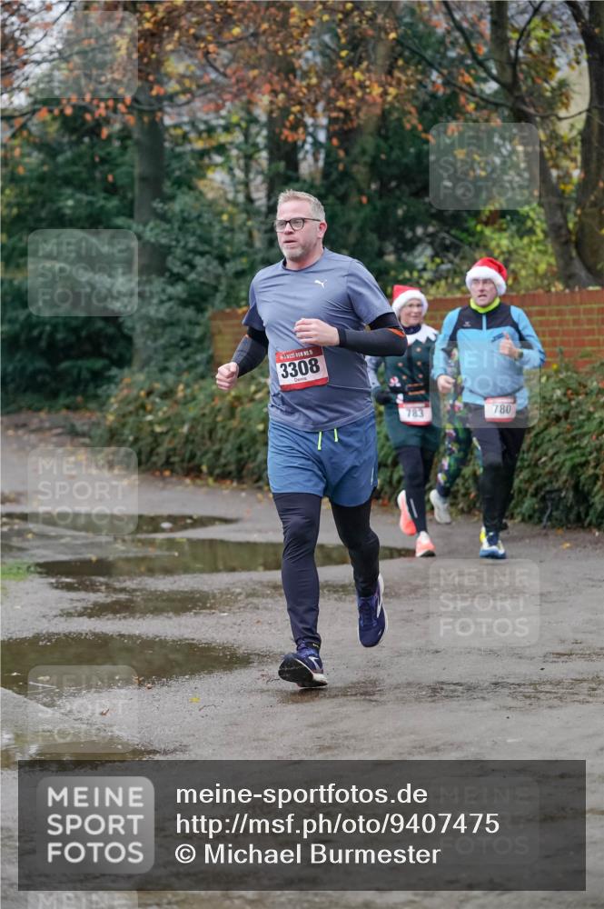 07.12.2025 - St. Pauli X-Mass-Run No. 15 Michael Burmester http://msf.ph/oto/9407475 07.12.2025 09:41:53 Laufen 15, 3308, 783, 780 meine-sportfotos.de