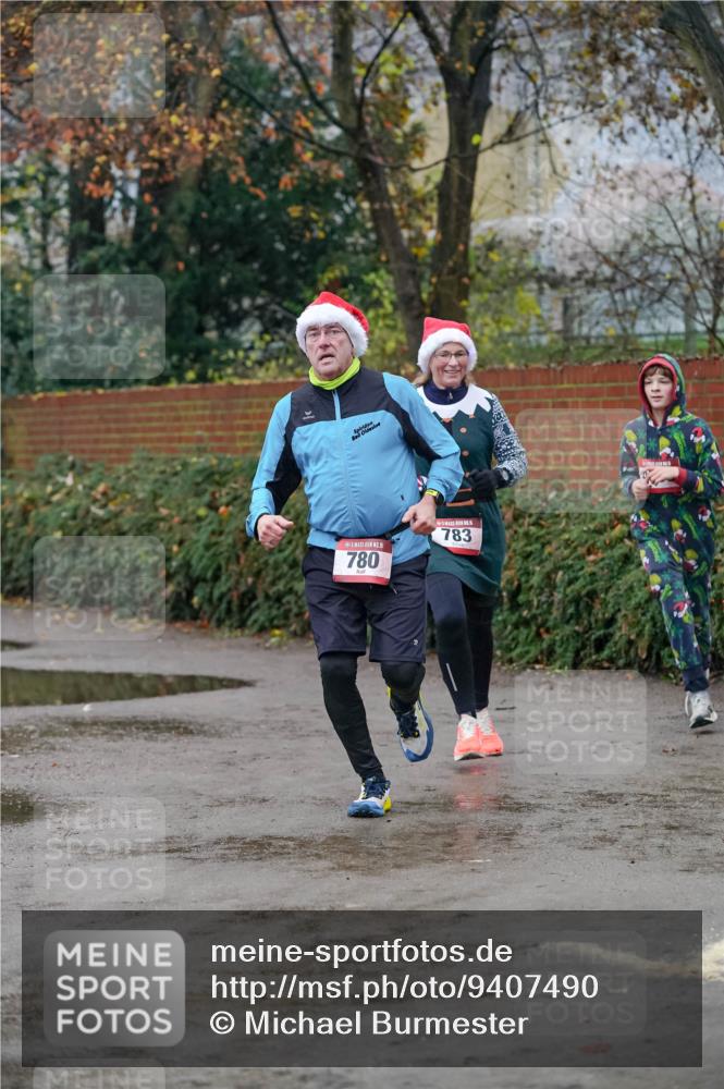 07.12.2025 - St. Pauli X-Mass-Run No. 15 Michael Burmester http://msf.ph/oto/9407490 07.12.2025 09:41:55 Laufen 15, 780, 783 meine-sportfotos.de