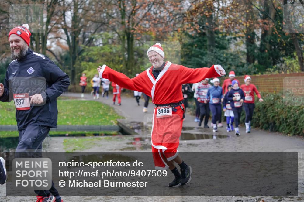 07.12.2025 - St. Pauli X-Mass-Run No. 15 Michael Burmester http://msf.ph/oto/9407509 07.12.2025 11:24:54 Laufen 987, 3485 meine-sportfotos.de