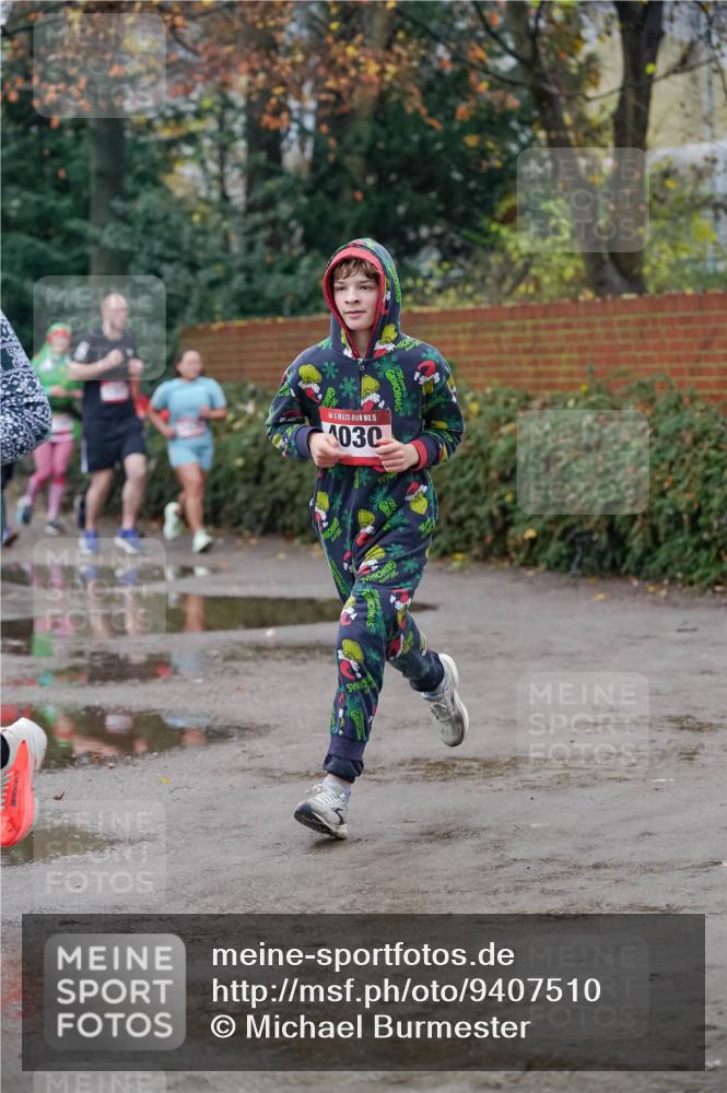 07.12.2025 - St. Pauli X-Mass-Run No. 15 Michael Burmester http://msf.ph/oto/9407510 07.12.2025 09:41:57 Laufen 030 meine-sportfotos.de