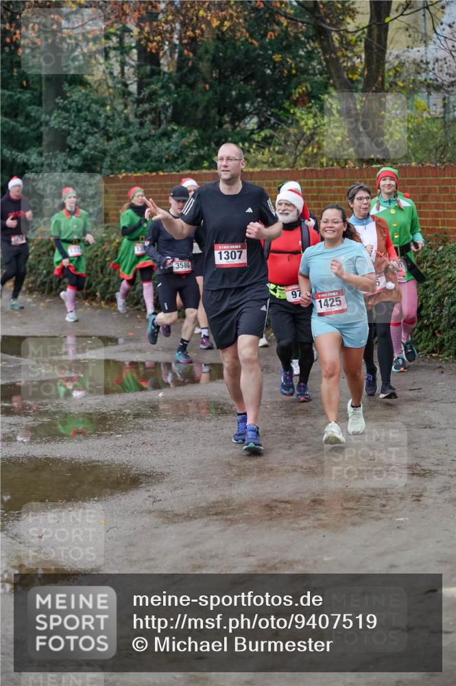 07.12.2025 - St. Pauli X-Mass-Run No. 15 Michael Burmester http://msf.ph/oto/9407519 07.12.2025 09:42:01 Laufen 3580, 1307, 97, 1425 meine-sportfotos.de