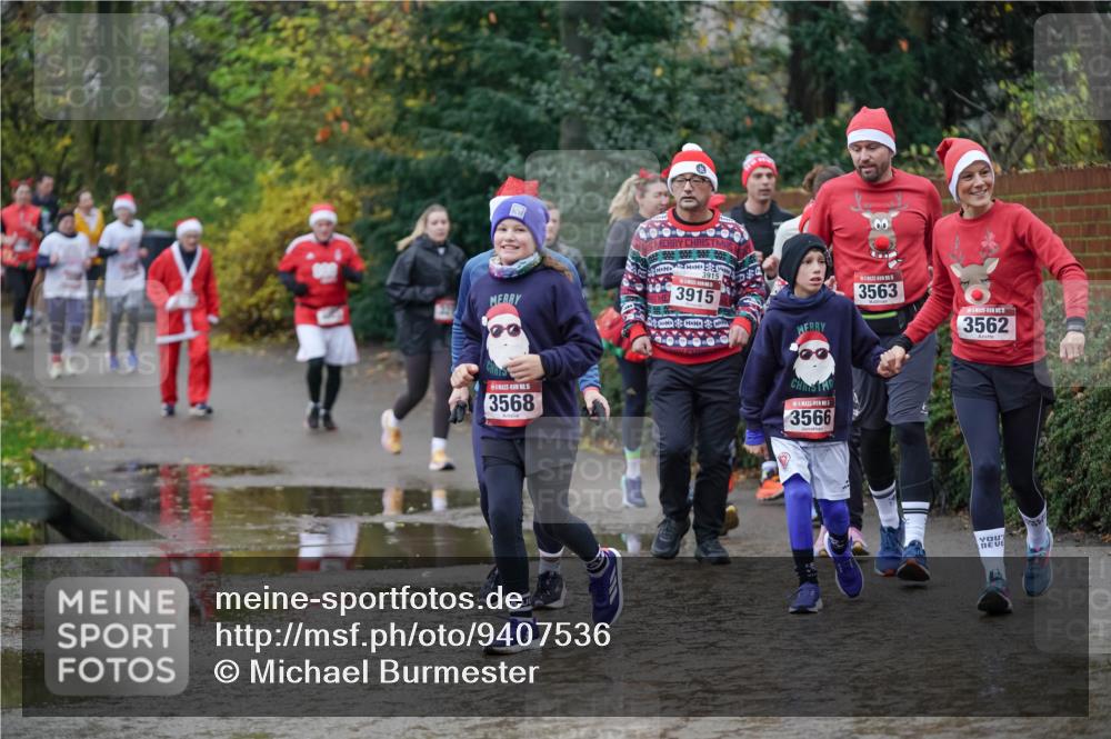 07.12.2025 - St. Pauli X-Mass-Run No. 15 Michael Burmester http://msf.ph/oto/9407536 07.12.2025 11:24:57 Laufen 15, 3568, 3915, 3915, 00, 3563, 3566, 3562 meine-sportfotos.de