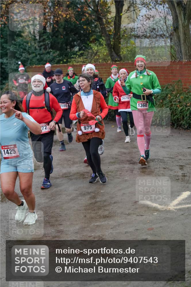 07.12.2025 - St. Pauli X-Mass-Run No. 15 Michael Burmester http://msf.ph/oto/9407543 07.12.2025 09:42:03 Laufen 15, 1425, 3580, 72, 975, 3629, 1360 meine-sportfotos.de