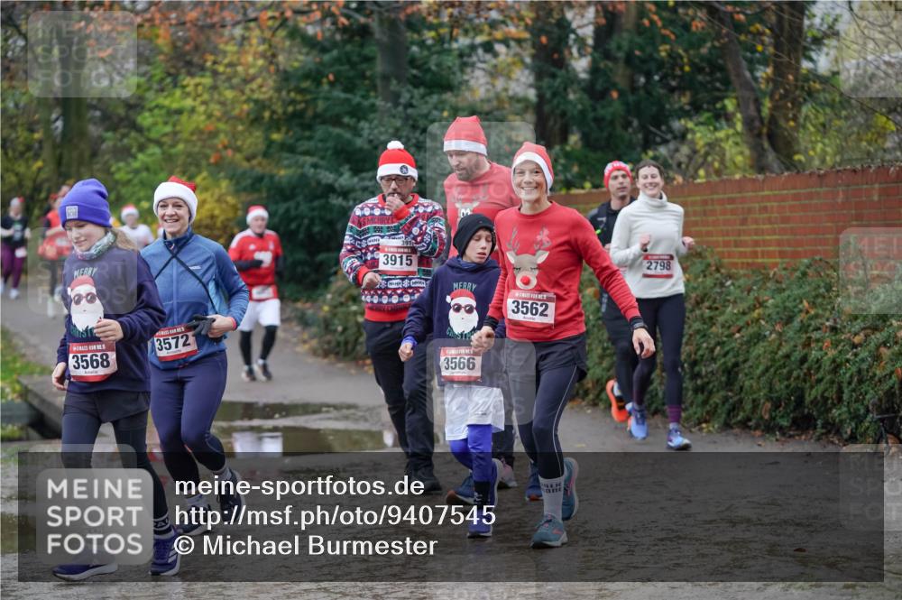 07.12.2025 - St. Pauli X-Mass-Run No. 15 Michael Burmester http://msf.ph/oto/9407545 07.12.2025 11:24:58 Laufen 00, 3915, 15, 3568, 15, 3572, 3562, 3566, 2798 meine-sportfotos.de